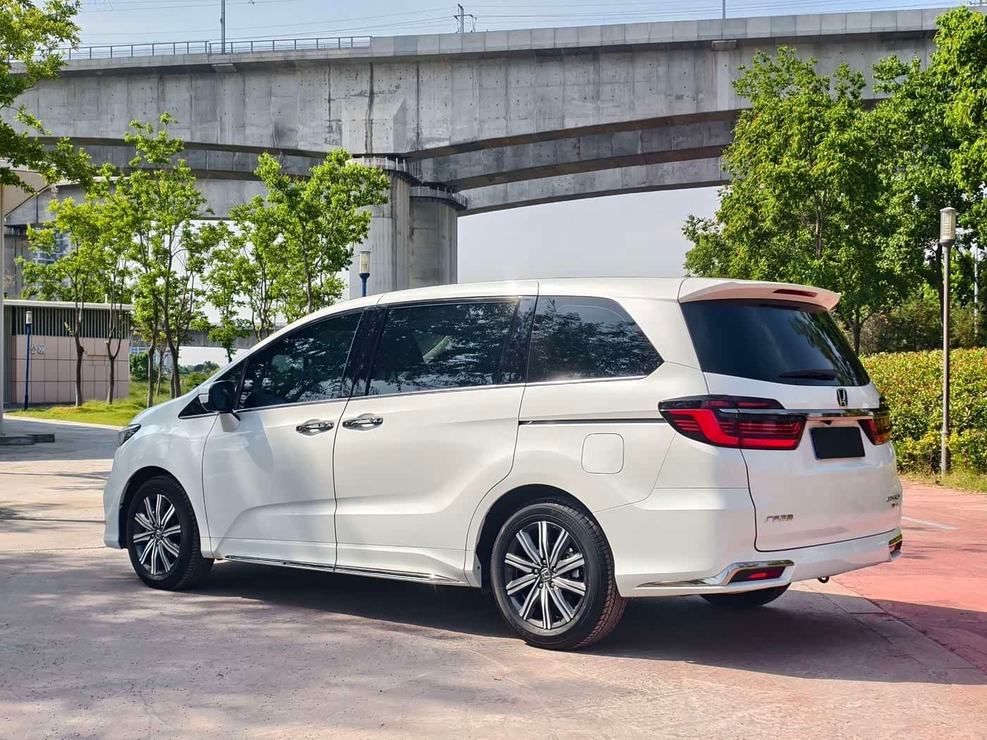 2023 Honda Odyssey White, 28,000 km, China export – photo 4