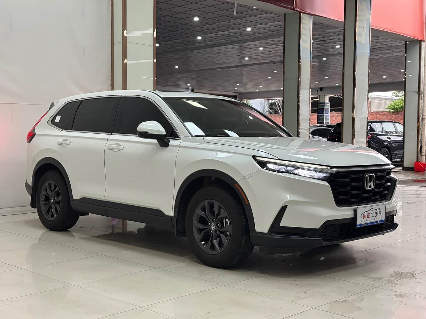 2025 Honda CR-V White, 27,000 km, China export – photo 3