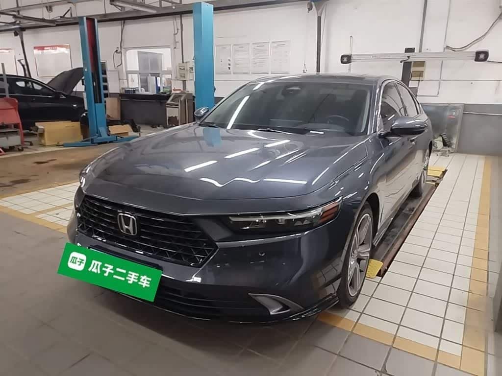 2023 Honda Accord 银灰色, 29,200 km, China export – photo 2