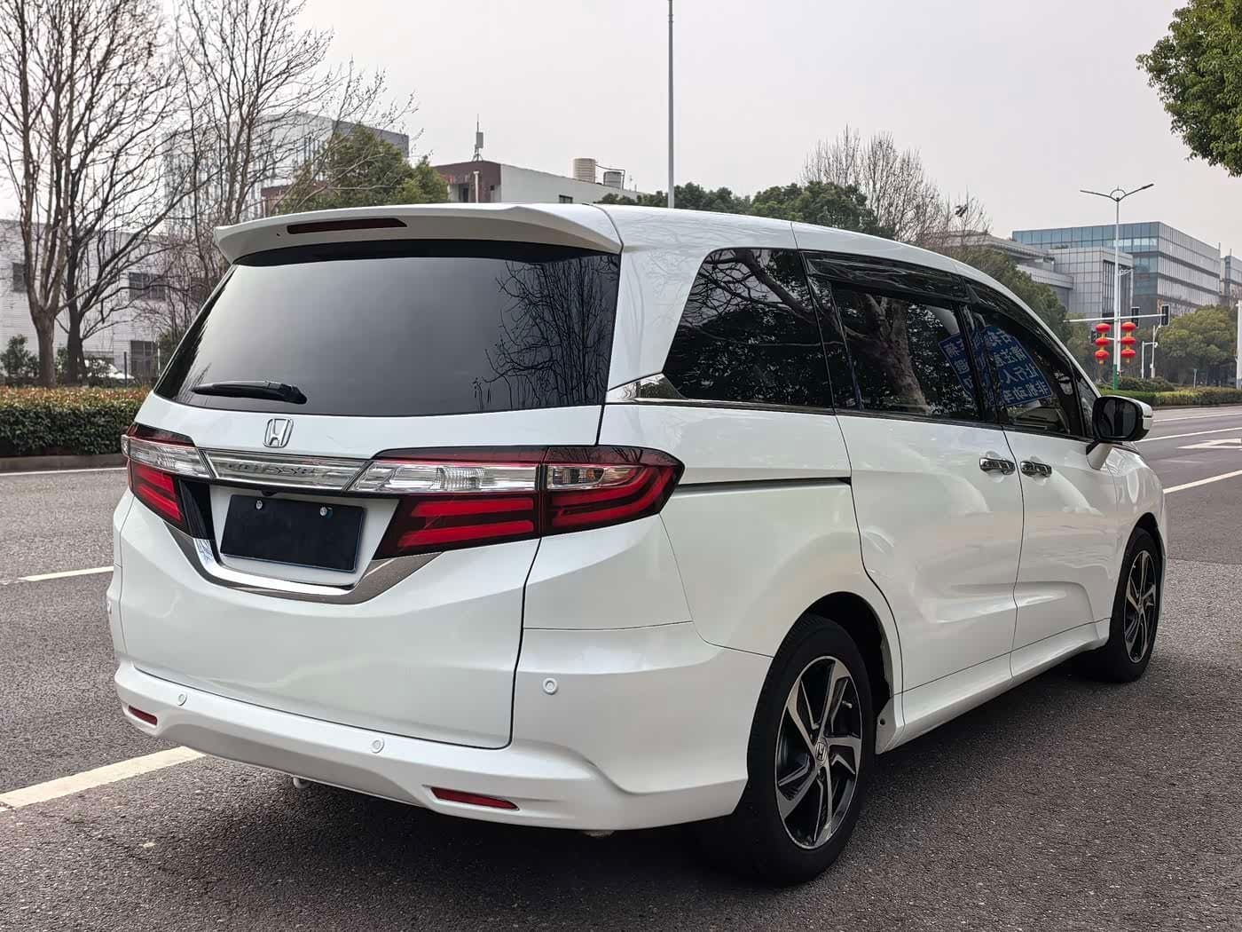 2015 Honda Odyssey White, 86,000 km, China export – photo 4