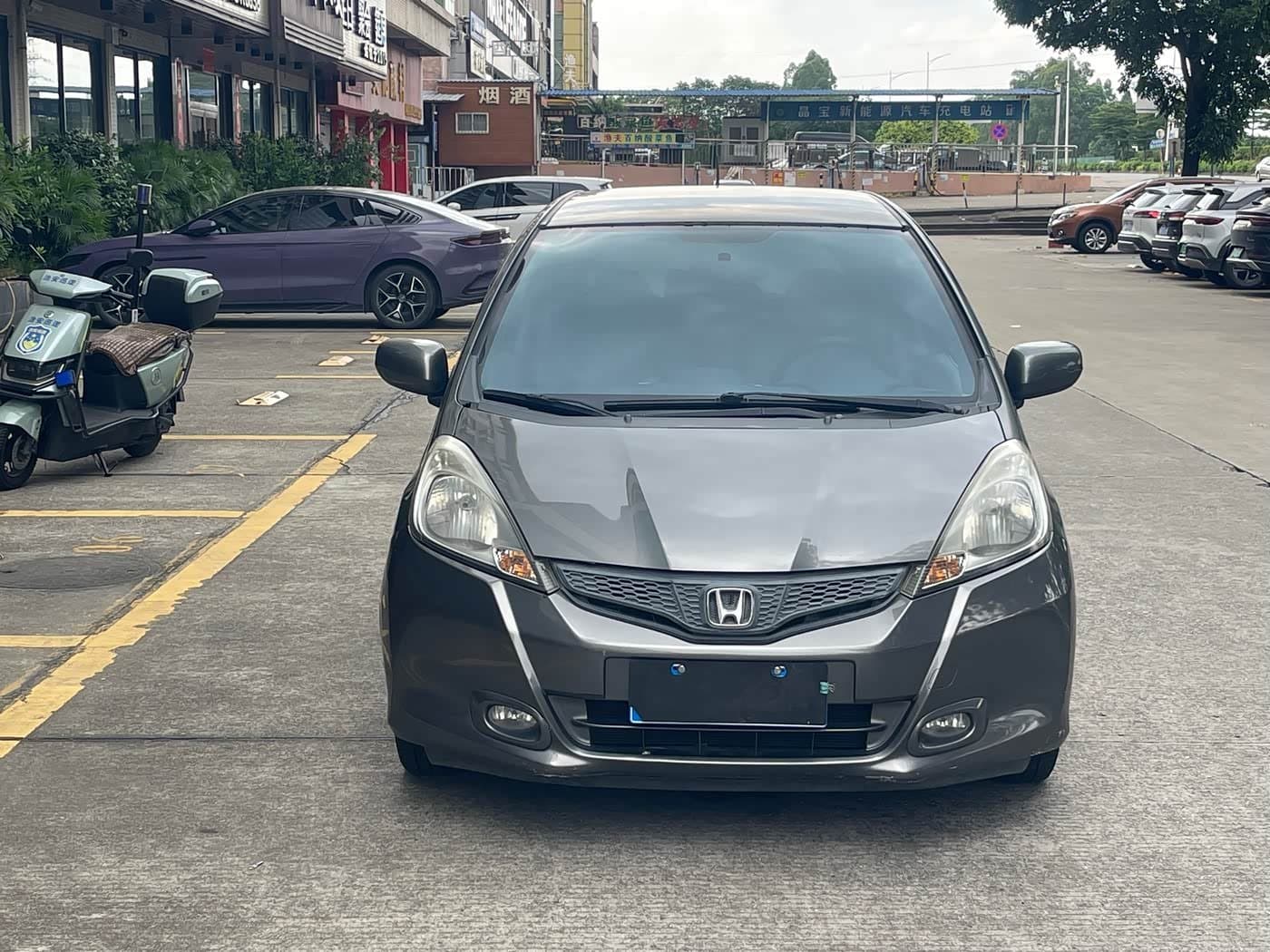 2011 Honda Fit 银灰色, 60,000 km, China export – photo 2