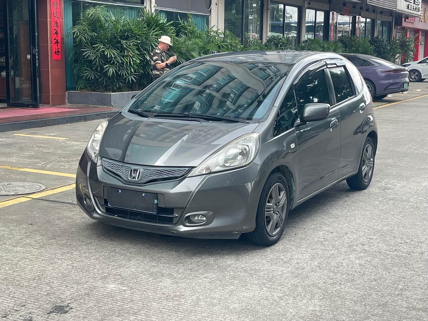 2011 Honda Fit 银灰色, 60,000 km, China export – photo 1
