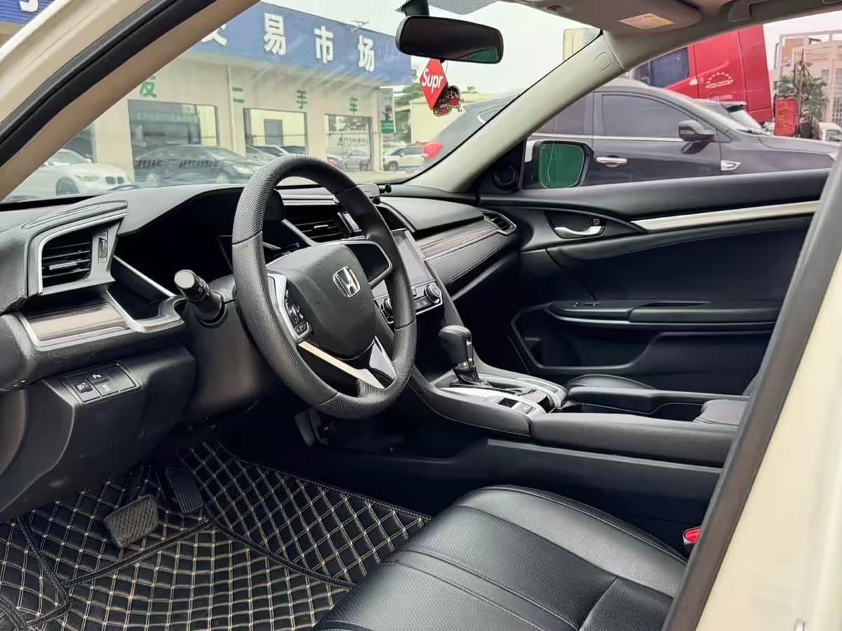 2019 Honda Civic White, 61,000 km, China export – photo 7