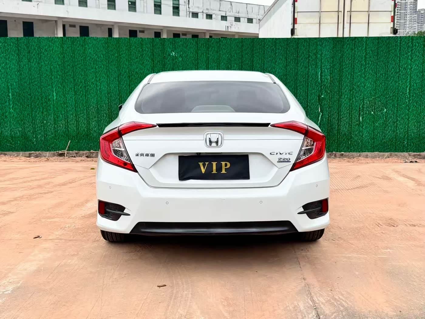 2019 Honda Civic White, 61,000 km, China export – photo 4