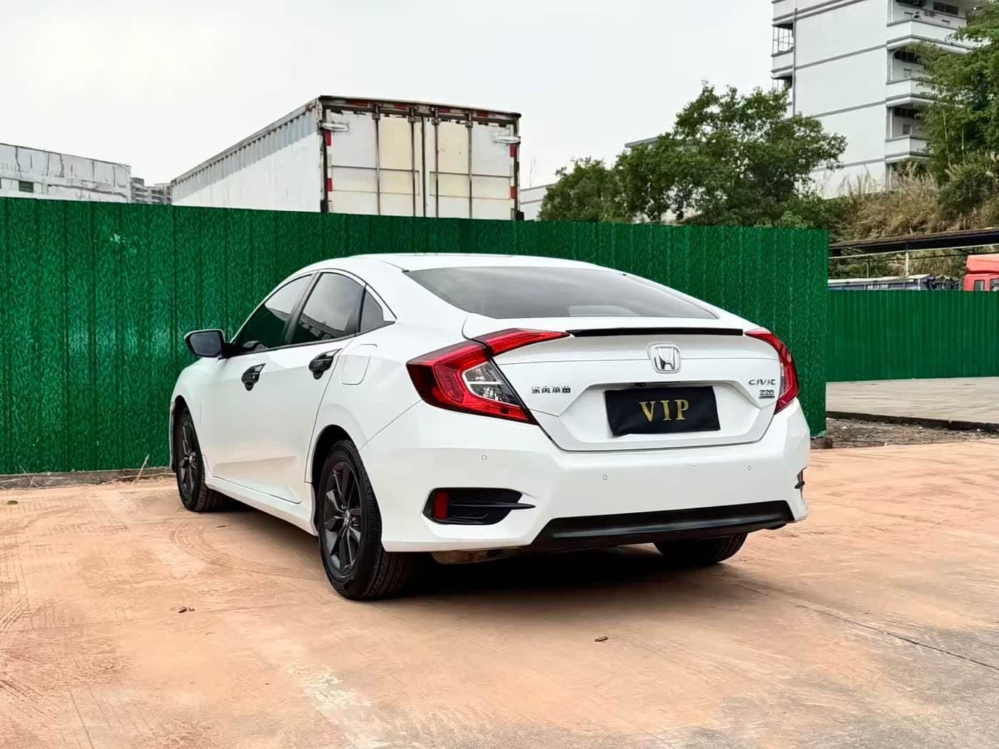 2019 Honda Civic White, 61,000 km, China export – photo 5