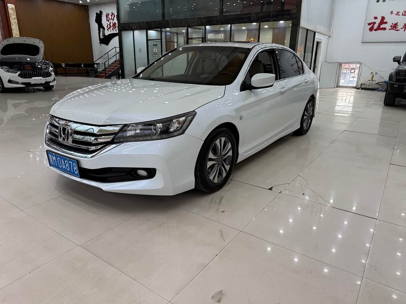 2015 Honda Accord White, 110,000 km, China export – photo 2
