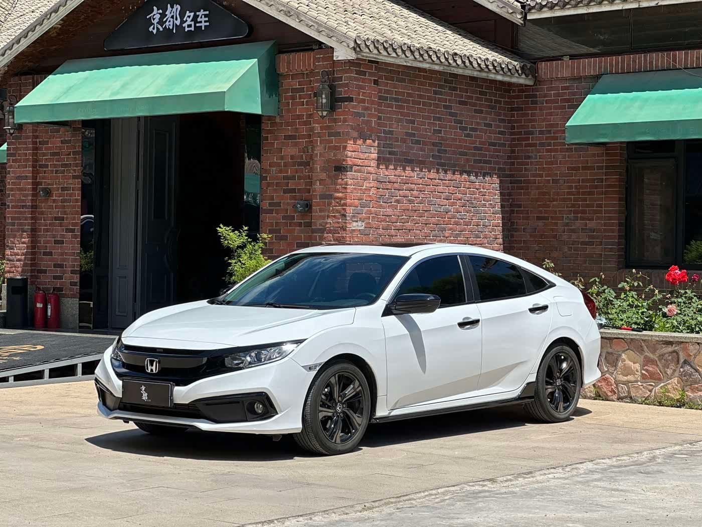 2019 Honda Civic White, 57,000 km, China export – photo 1