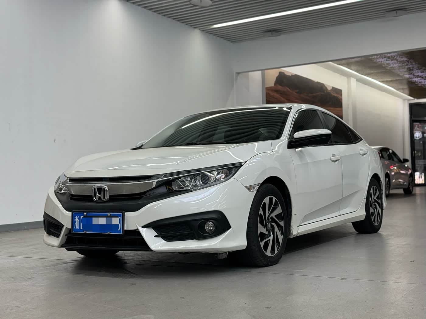 2016 Honda Civic White, 70,000 km, China export – photo 1