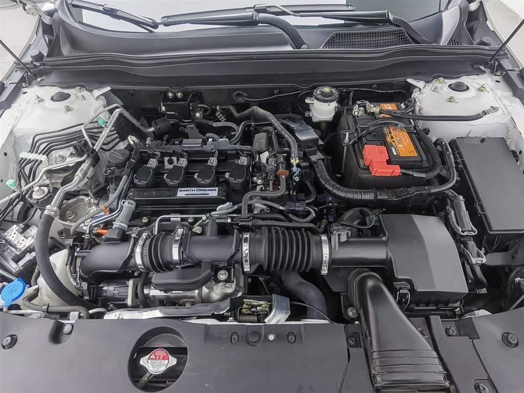 2021 Honda Inspire White, 25,200 km, China export – photo 6