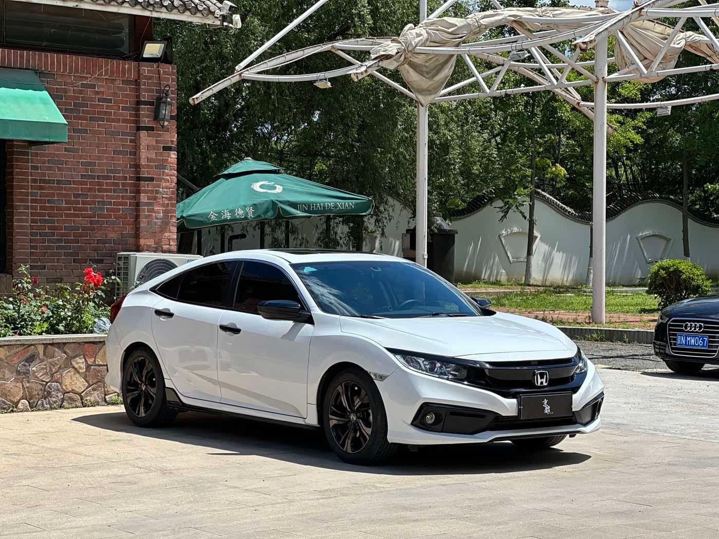 2019 Honda Civic White, 57,000 km, China export – photo 3