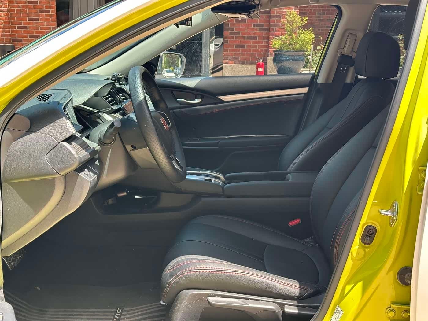 2019 Honda Civic White, 57,000 km, China export – photo 7