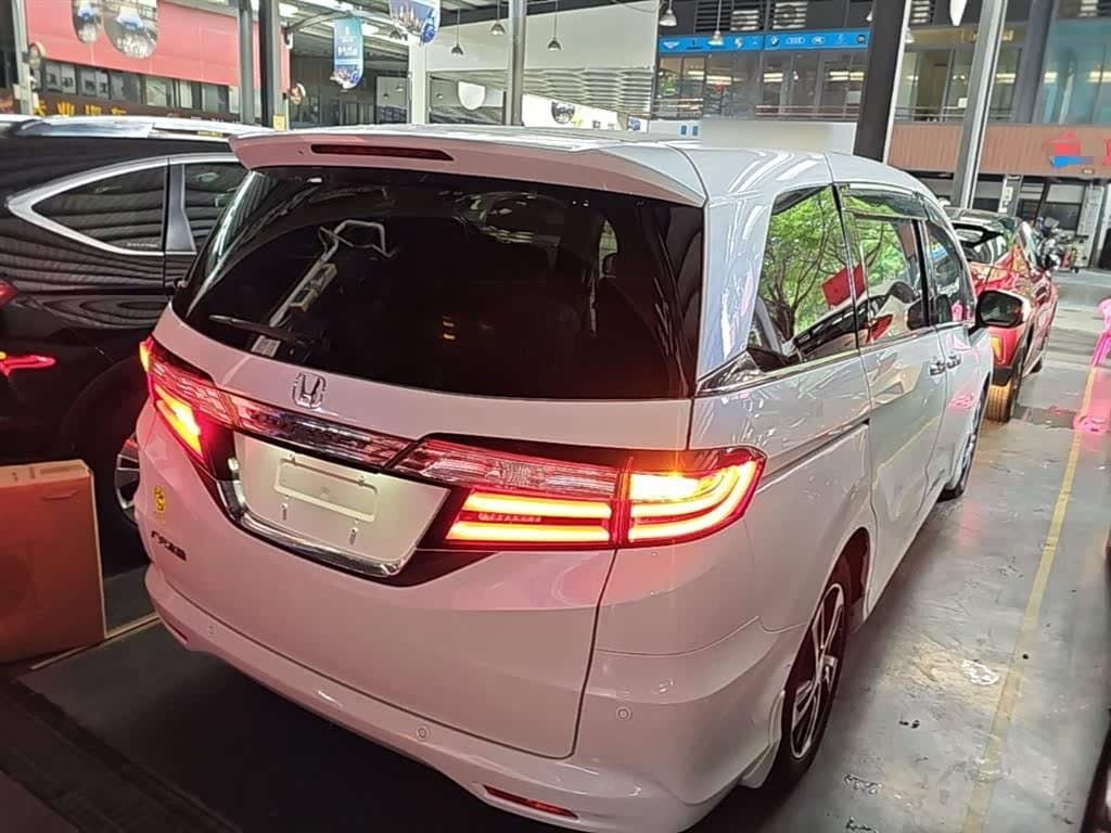 2014 Honda Odyssey White, 155,900 km, China export – photo 7