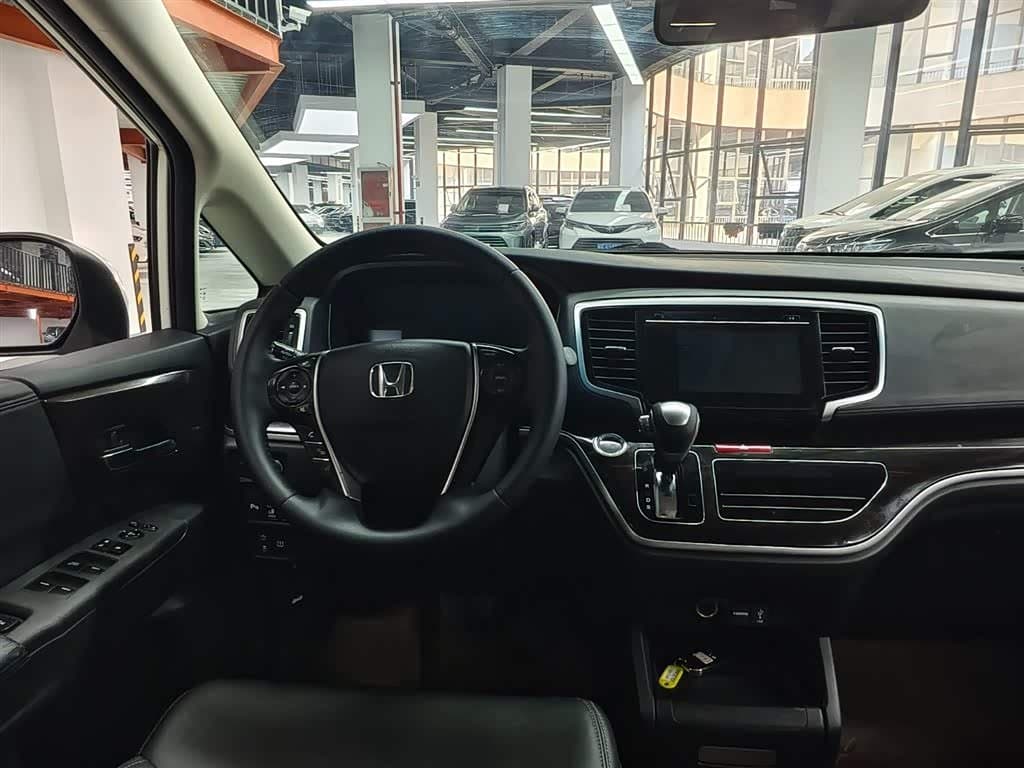2018 Honda Odyssey White, 86,000 km, China export – photo 7