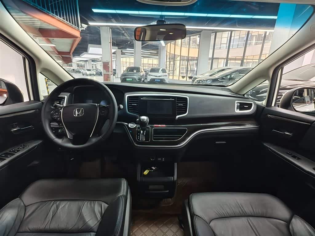 2018 Honda Odyssey White, 86,000 km, China export – photo 6