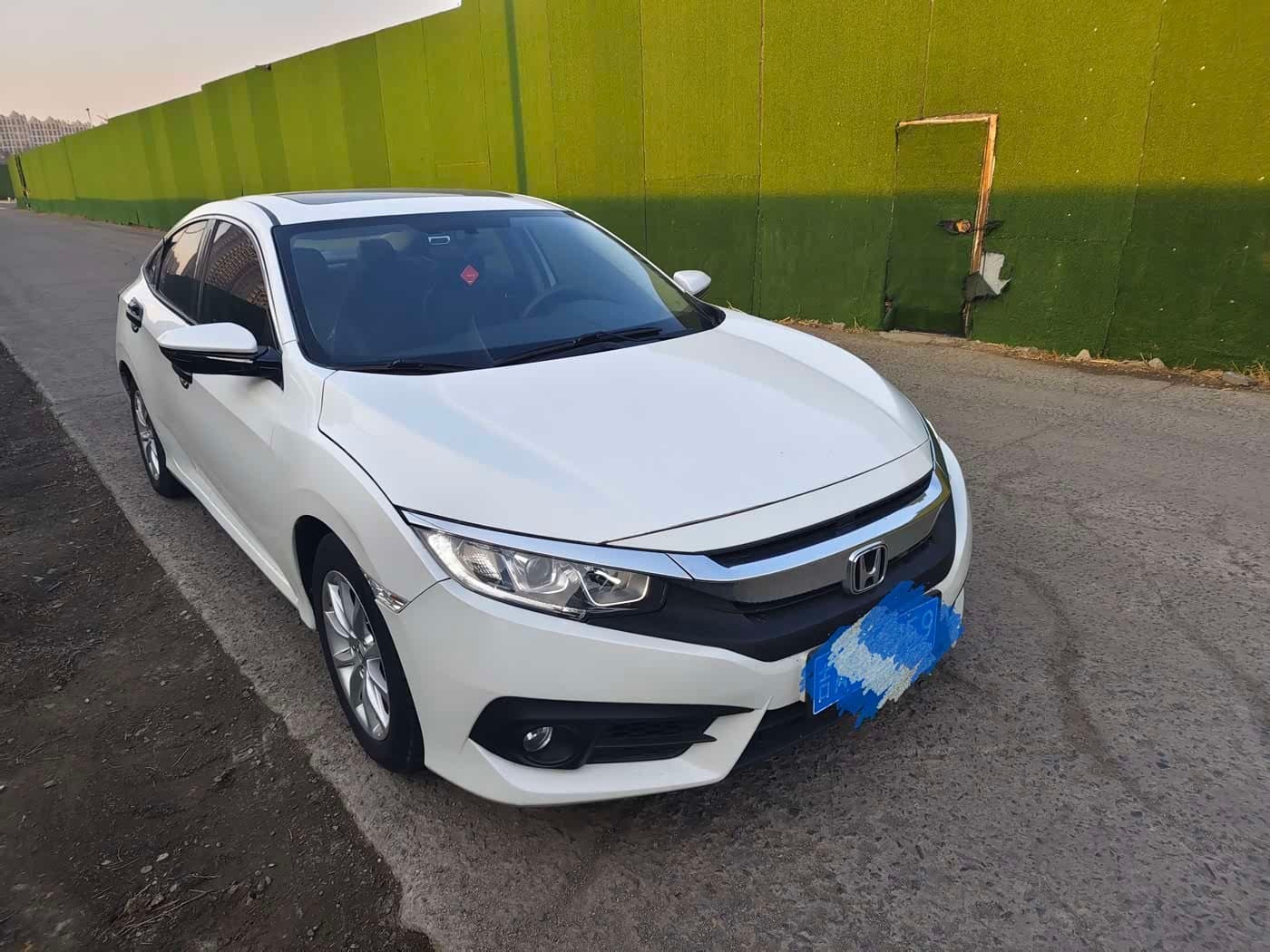2016 Honda Civic White, 70,000 km, China export – photo 3
