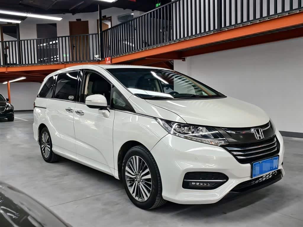 2018 Honda Odyssey White, 86,000 km, China export – photo 3