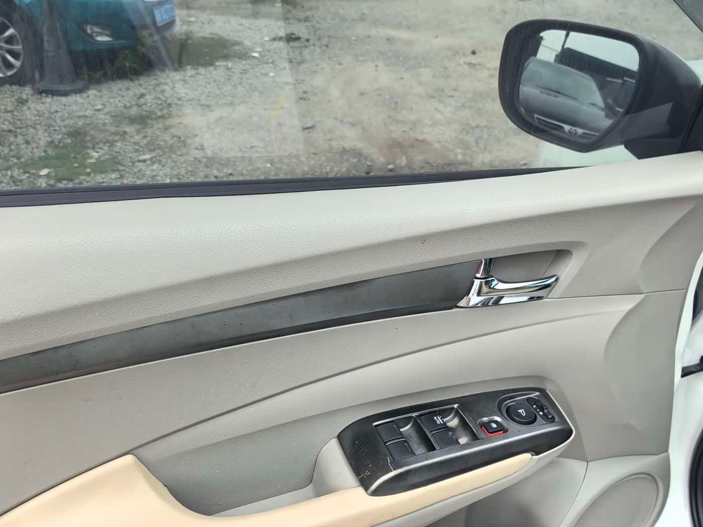 2013 Honda City Classic White, 110,000 km, China export – photo 5