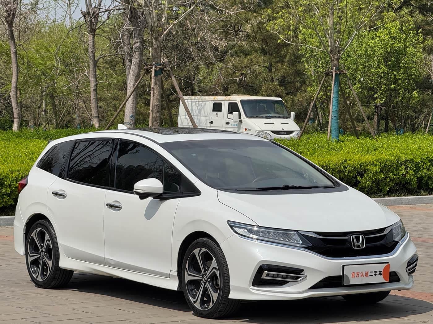 2017 Honda Jade White, 56,000 km, China export – photo 3