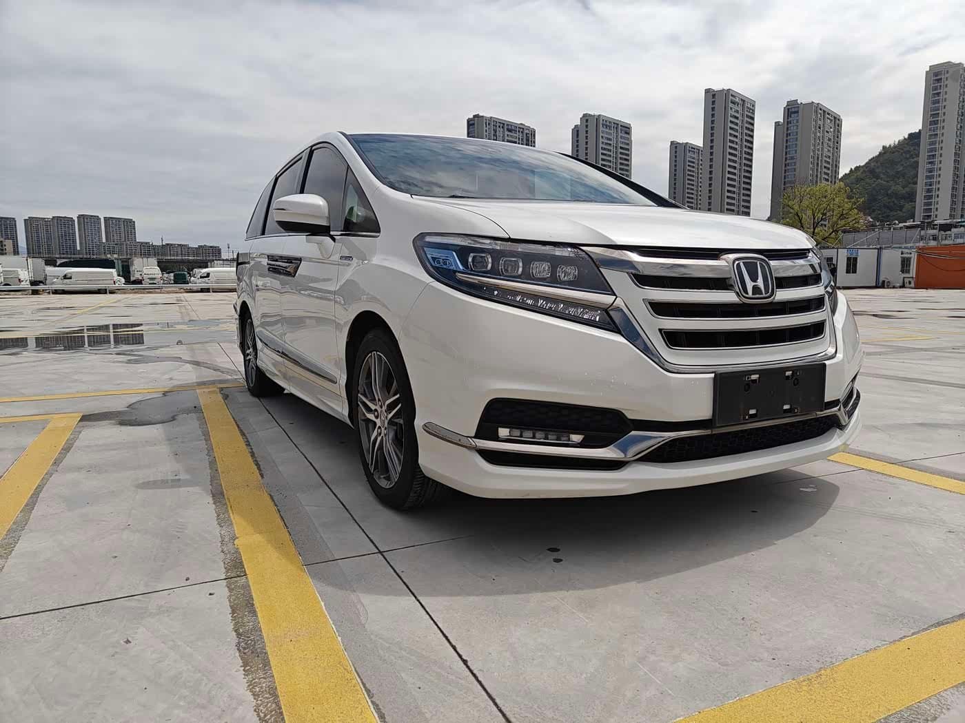 2019 Honda Elysion White, 80,000 km, China export – photo 3