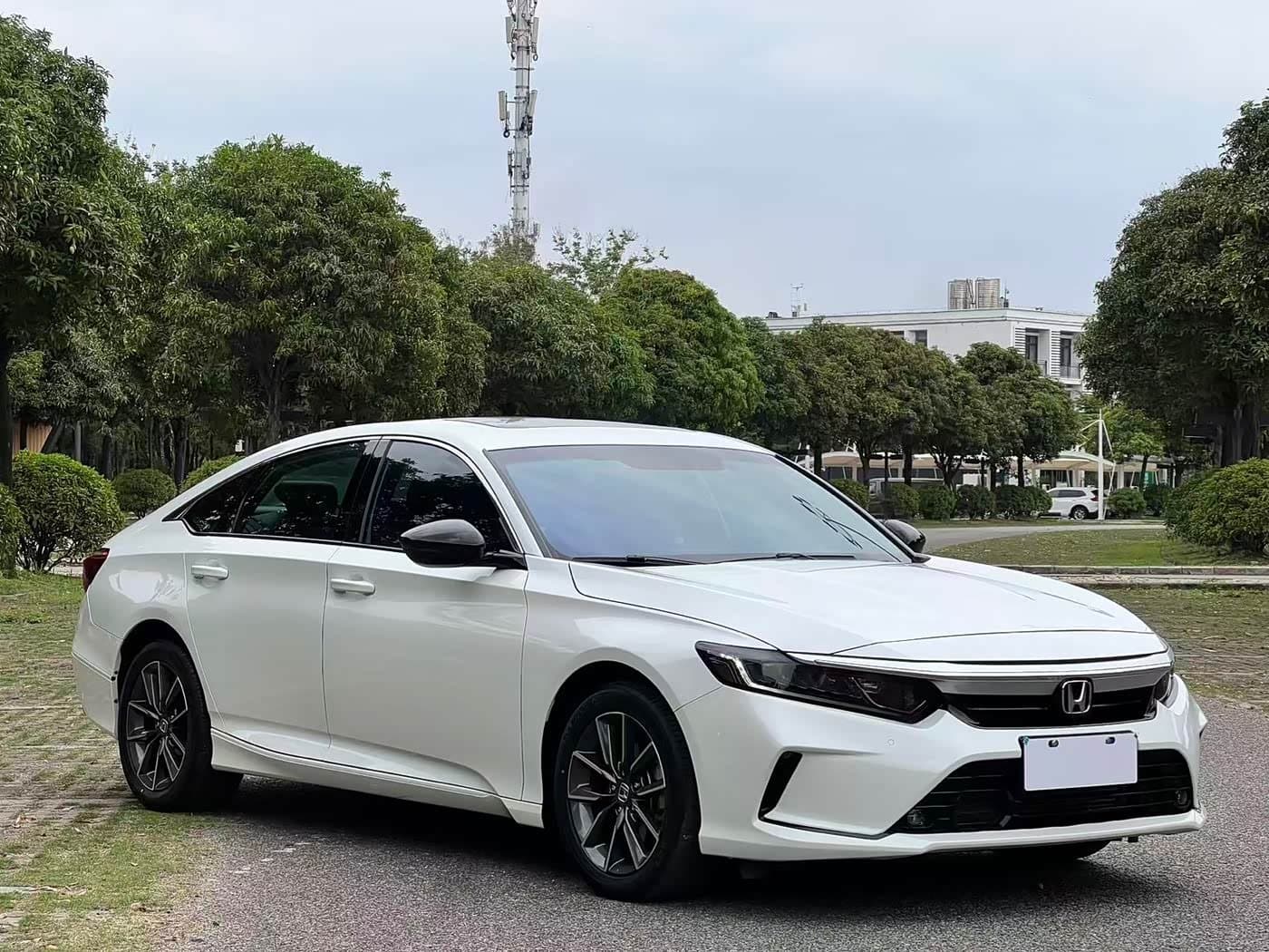 2021 Honda Inspire White, 42,000 km, China export – photo 3