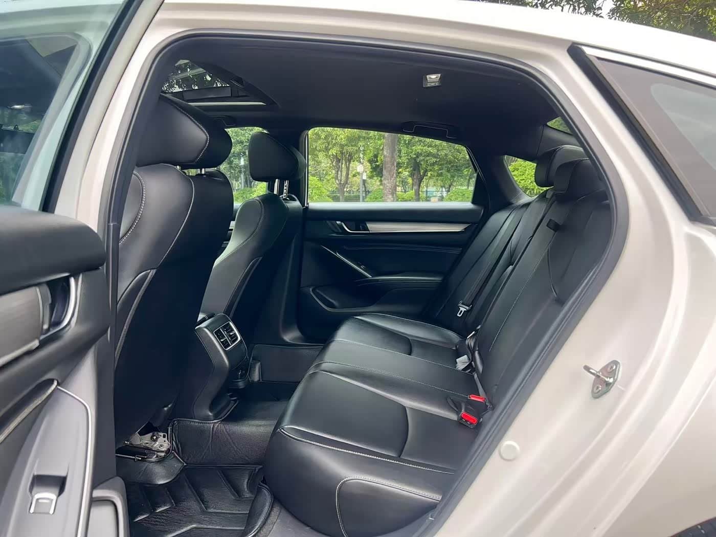 2021 Honda Inspire White, 42,000 km, China export – photo 6