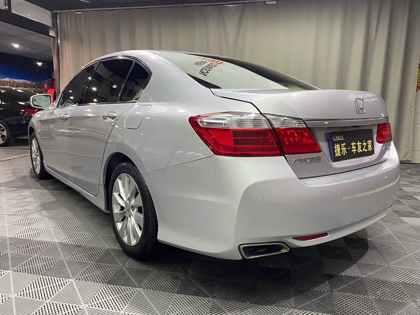 2013 Honda Accord 银灰色, 90,000 km, China export – photo 5