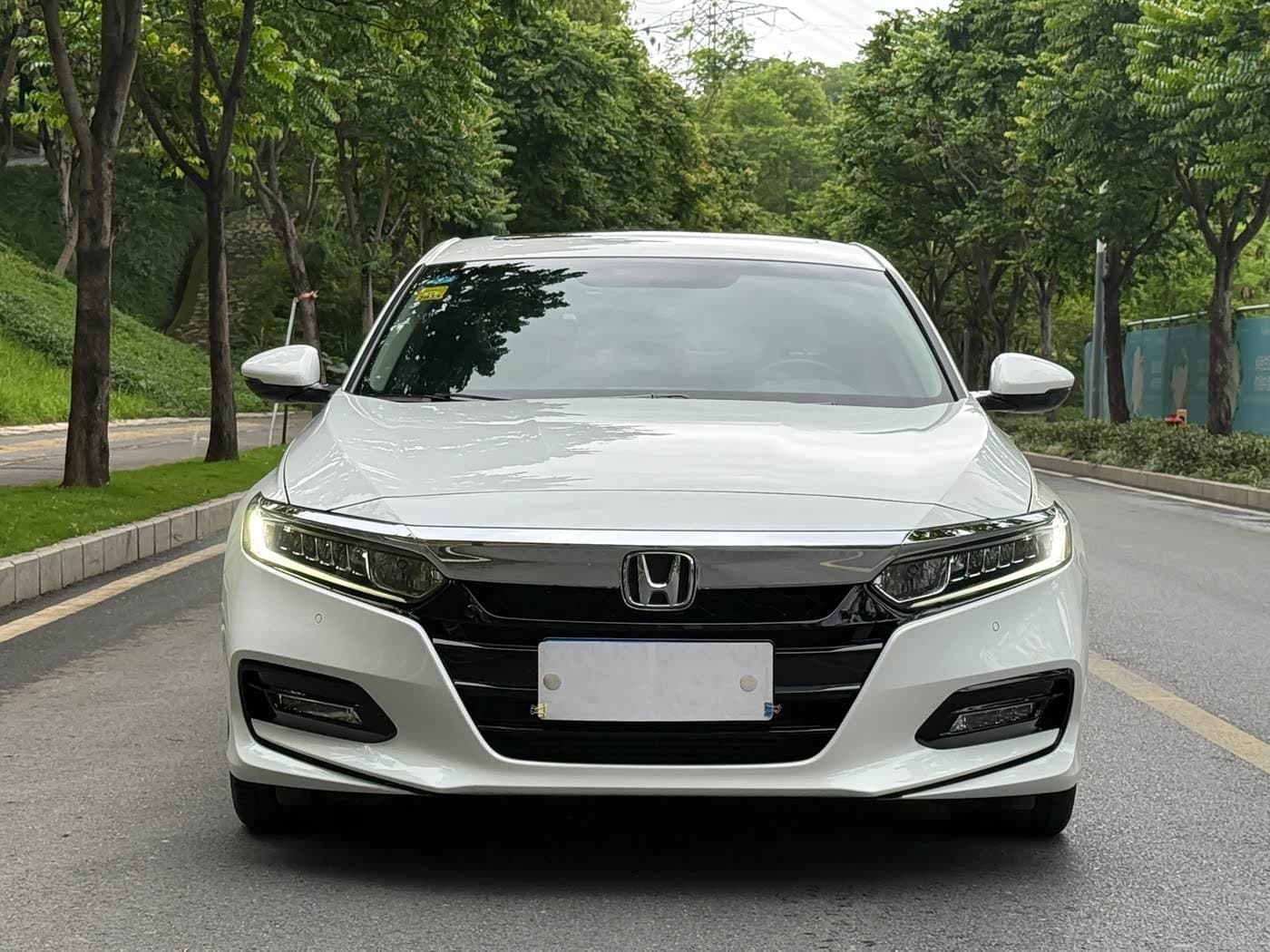 2019 Honda Accord White, 62,000 km, China export – photo 2