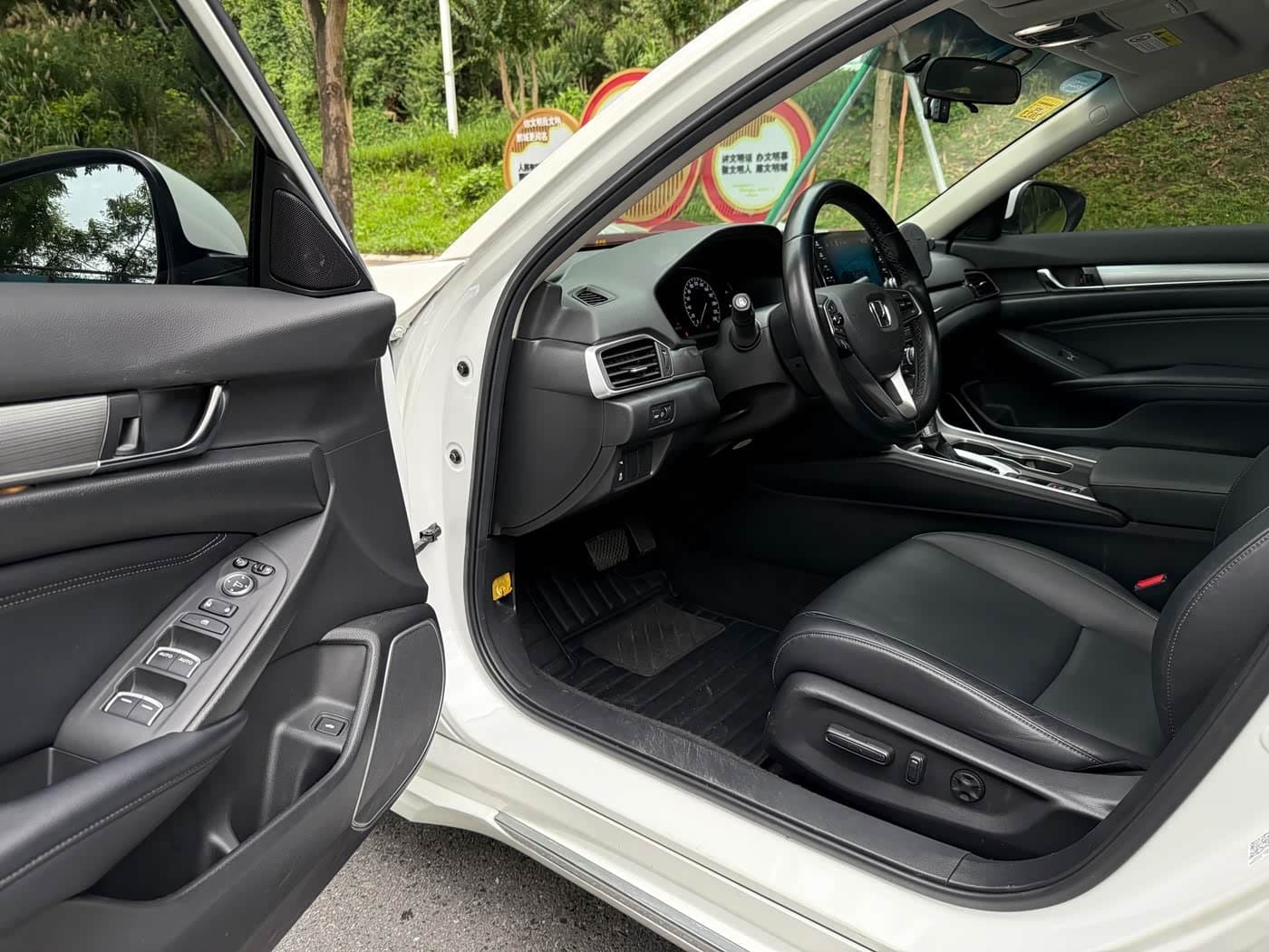 2019 Honda Accord White, 62,000 km, China export – photo 6