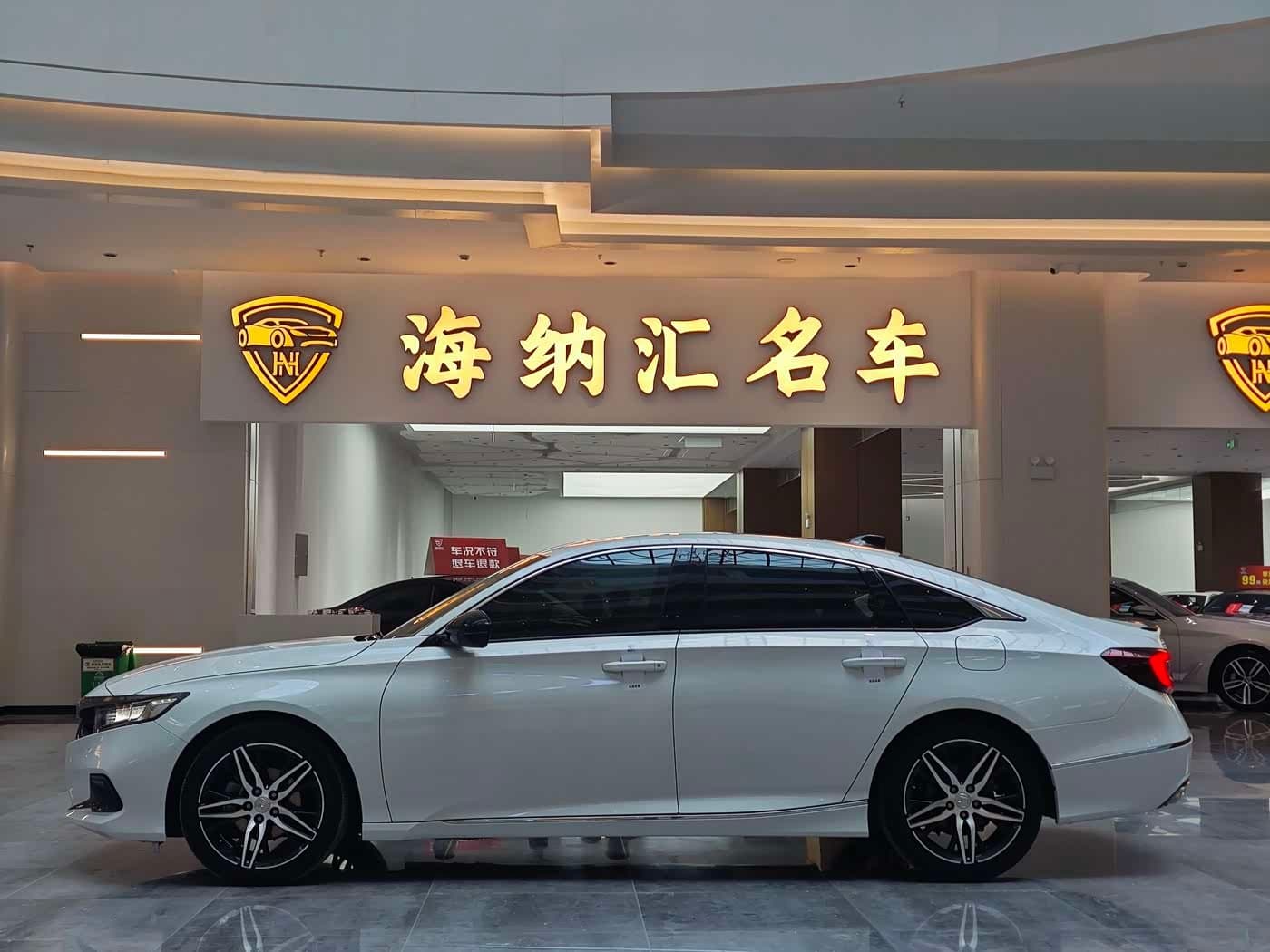 2021 Honda Accord White, 56,000 km, China export – photo 2