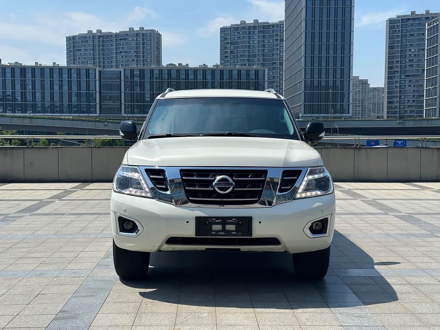 2017 Nissan Patrol White, 24,000 km, China export – photo 2