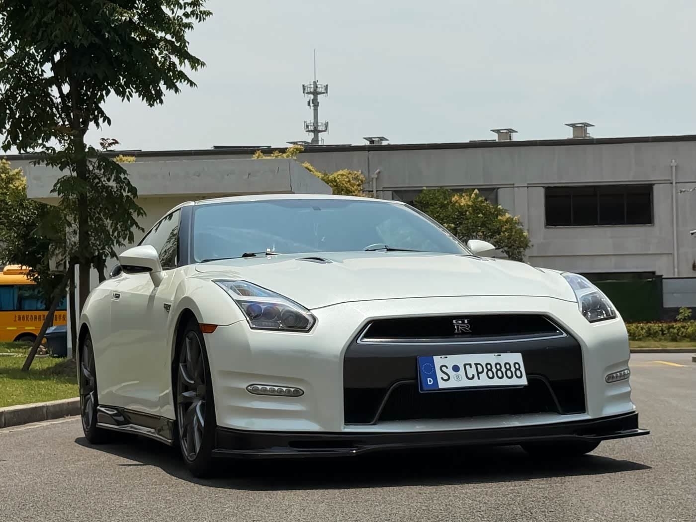 2010 Nissan GT-R White, 43,000 km, China export – photo 2