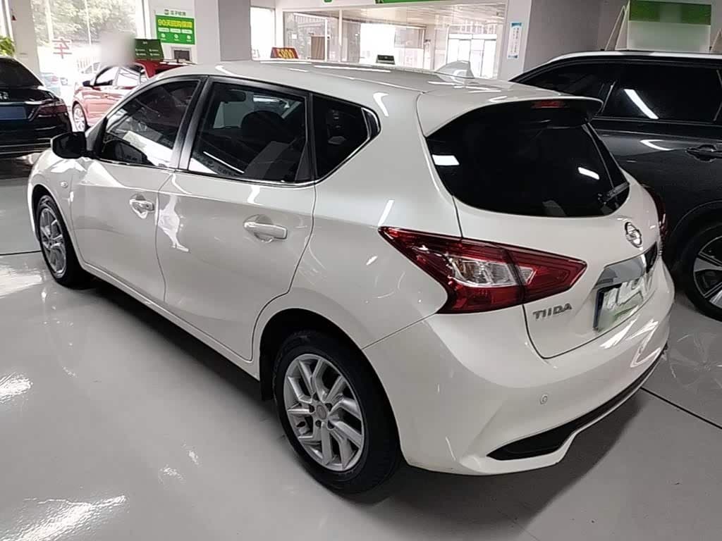 2020 Nissan Tiida White, 15,800 km, China export – photo 5