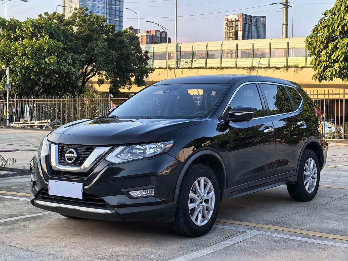 2019 Nissan X-Trail Black, 53,000 km, China export – photo 1