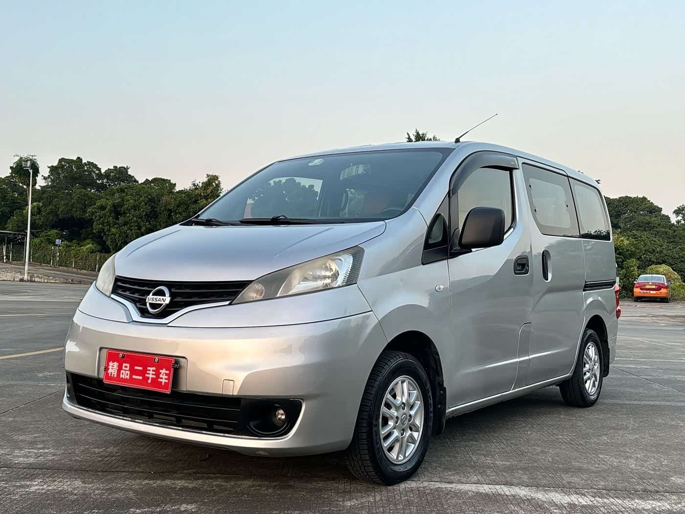 2013 Nissan NV200 银灰色, 140,000 km, China export – photo 1