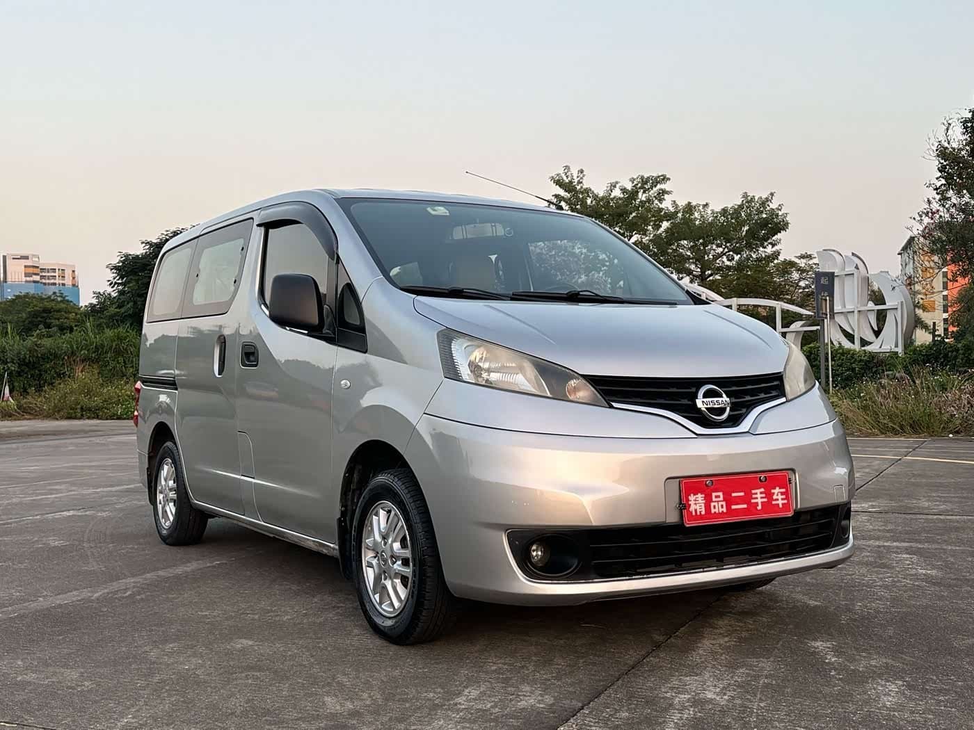 2013 Nissan NV200 银灰色, 140,000 km, China export – photo 3