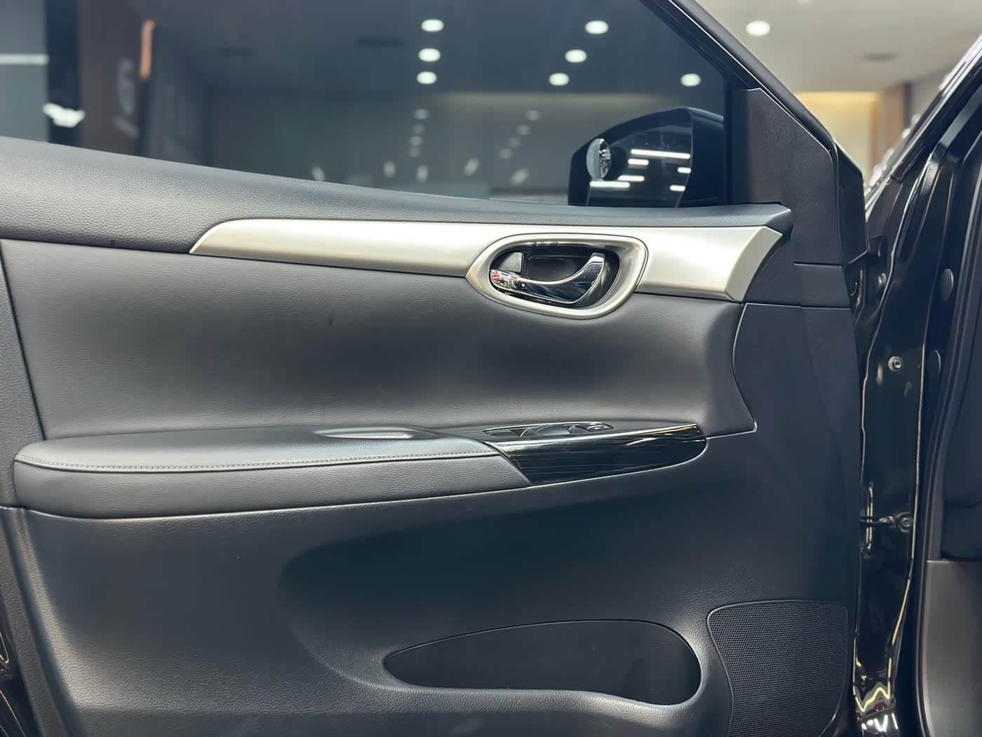 2020 Nissan Sylphy Black, 53,000 km, China export – photo 5