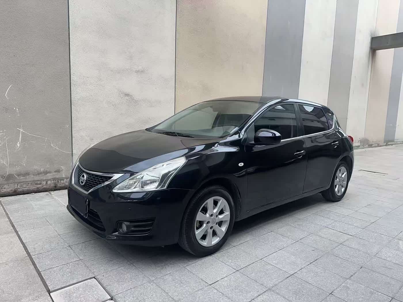 2013 Nissan Tiida Black, 120,000 km, China export – photo 1