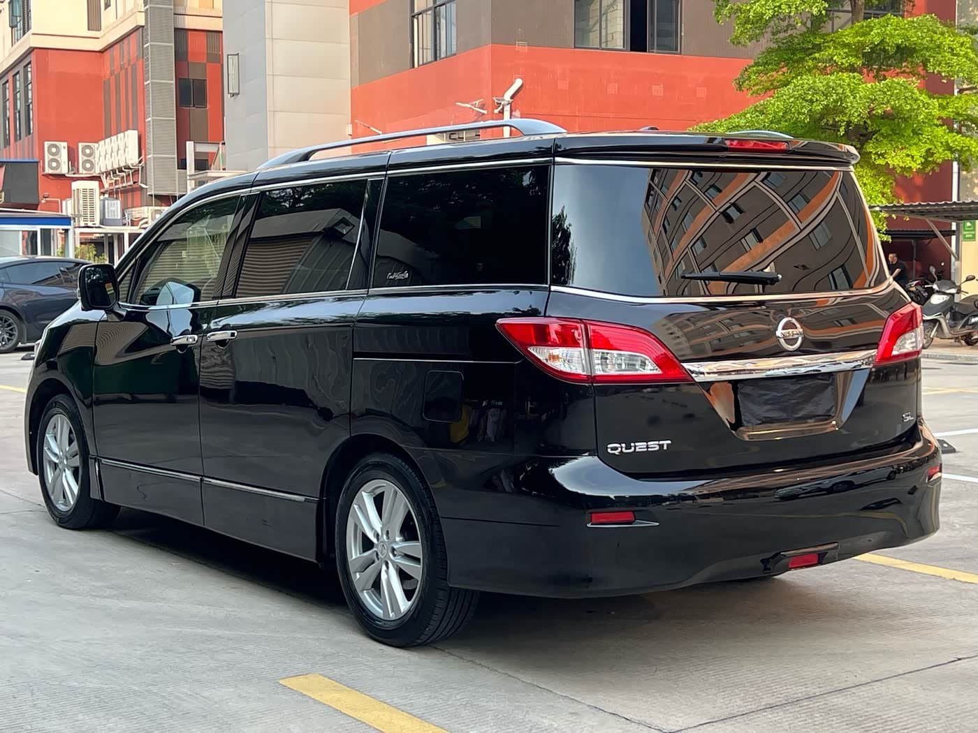 2015 Nissan Quest Black, 123,000 km, China export – photo 3