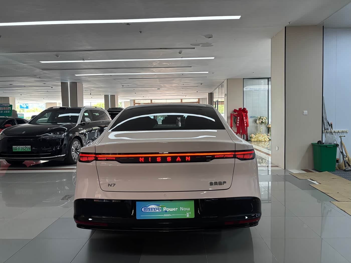 2025 Nissan N7 Red, 21,000 km, China export – photo 6
