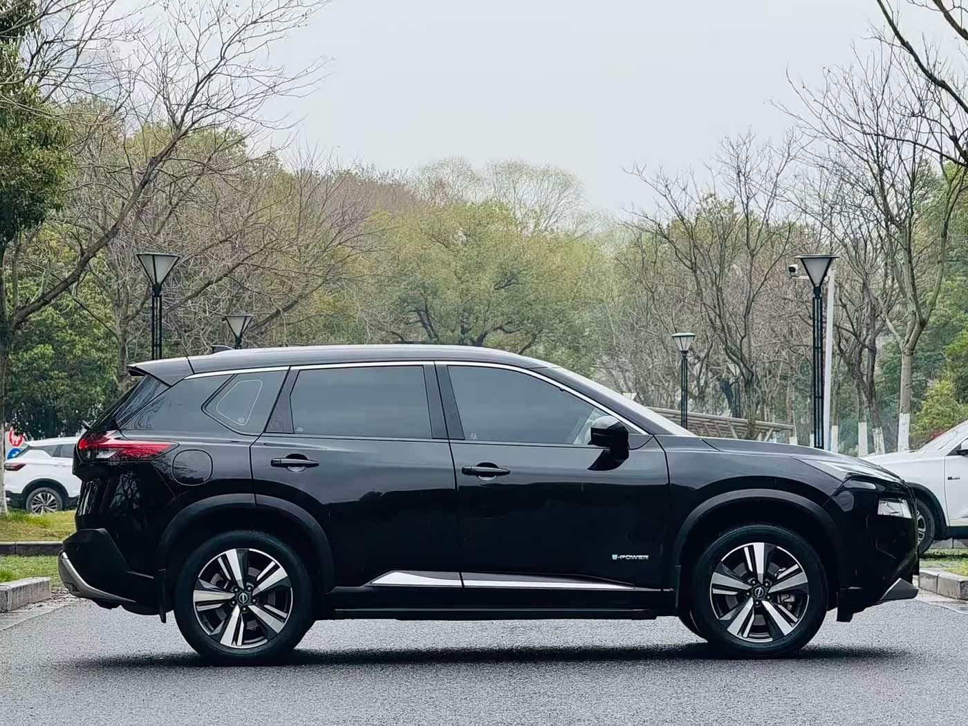 2023 Nissan X-Trail Black, 37,000 km, China export – photo 4