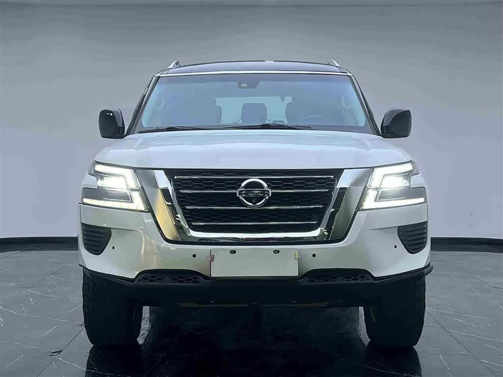 2015 Nissan Patrol White, 157,000 km, China export – photo 2