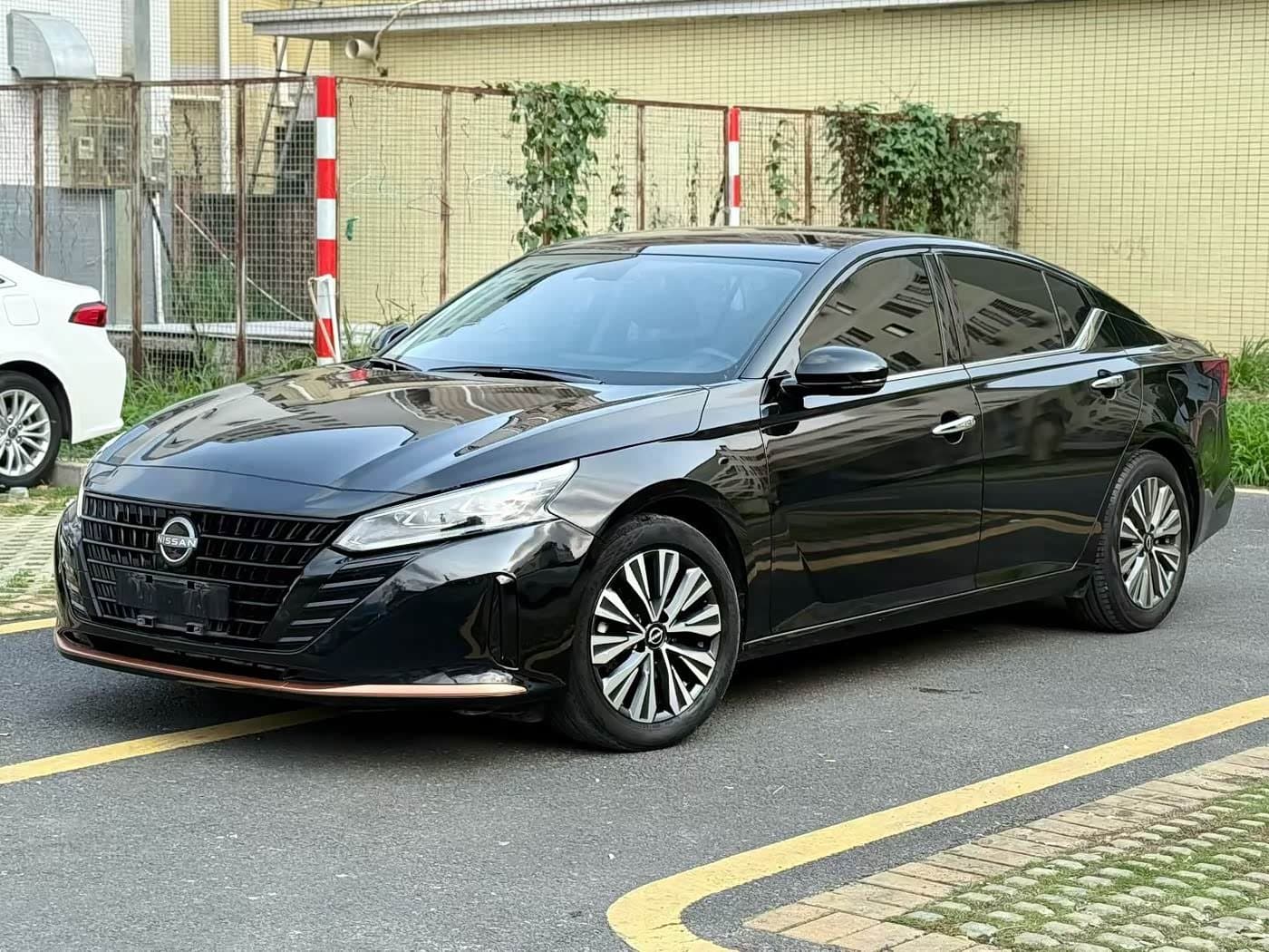 2024 Nissan Teana Black, 20,000 km, China export – photo 3