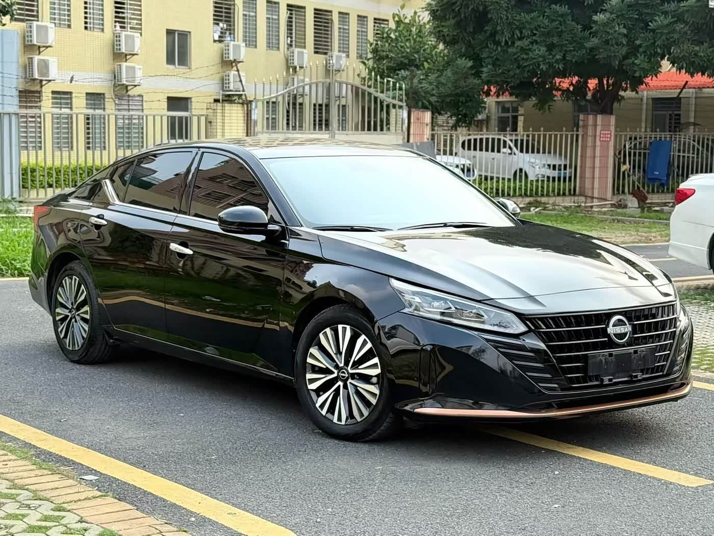 2024 Nissan Teana Black, 20,000 km, China export – photo 1