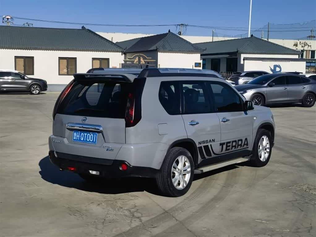 2011 Nissan X-Trail 银灰色, 118,000 km, China export – photo 7
