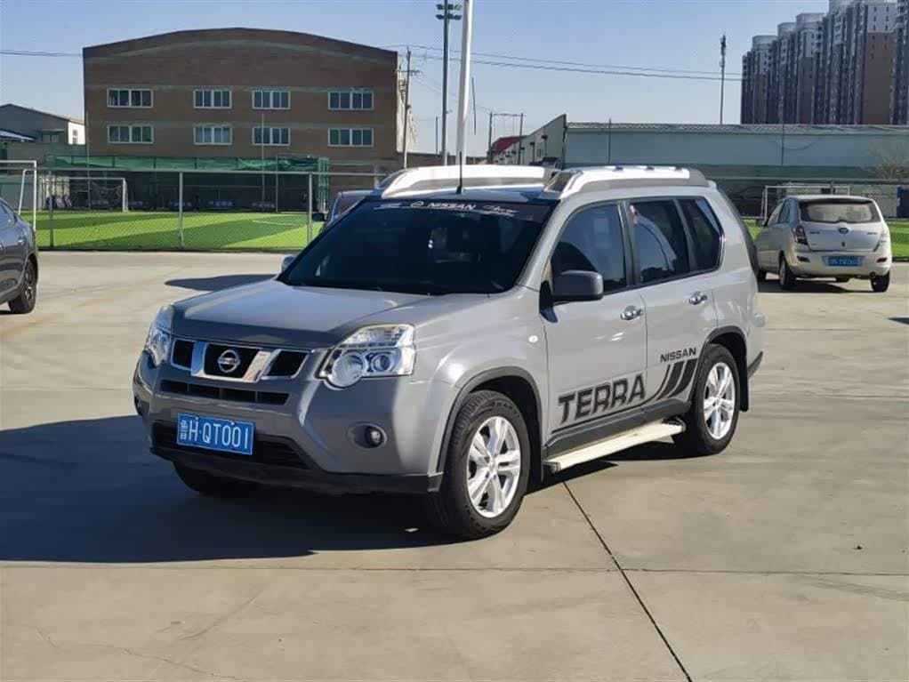 2011 Nissan X-Trail 银灰色, 118,000 km, China export – photo 1