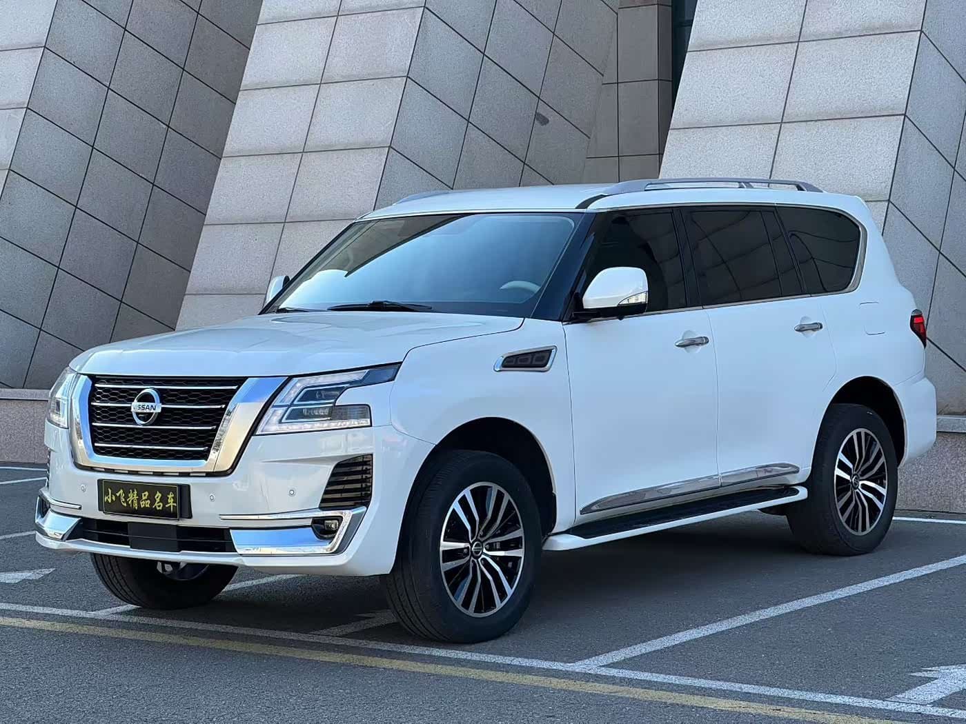 2017 Nissan Patrol White, 50,000 km, China export – photo 1