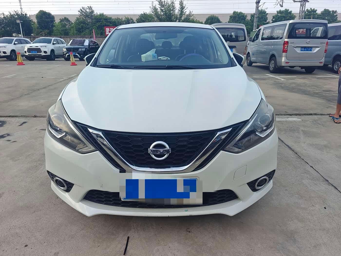 2016 Nissan Sylphy White, 72,000 km, China export – photo 2