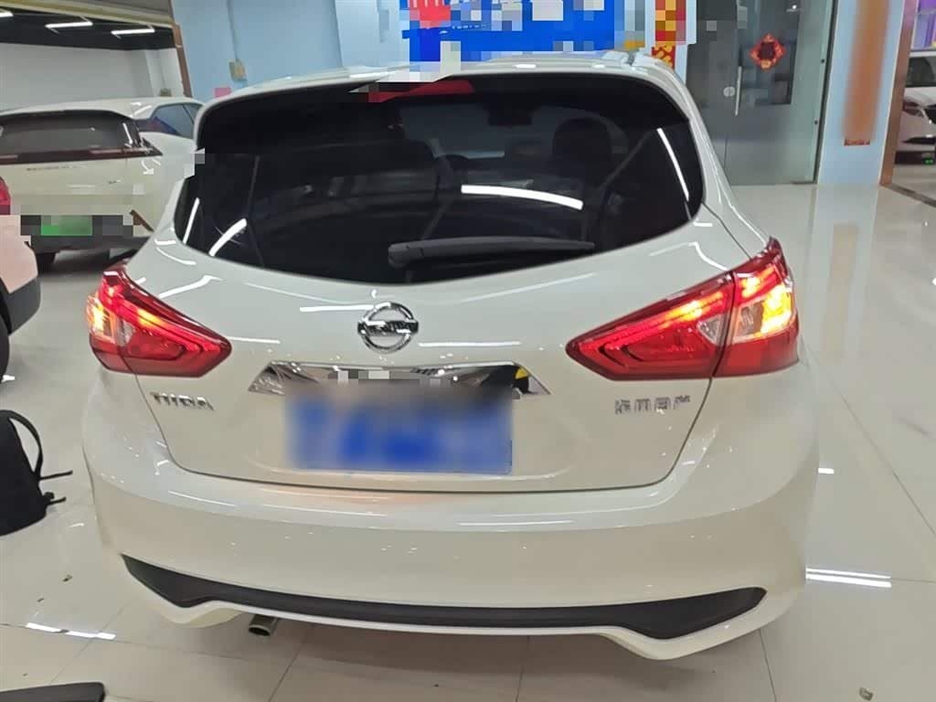 2020 Nissan Tiida White, 77,900 km, China export – photo 6