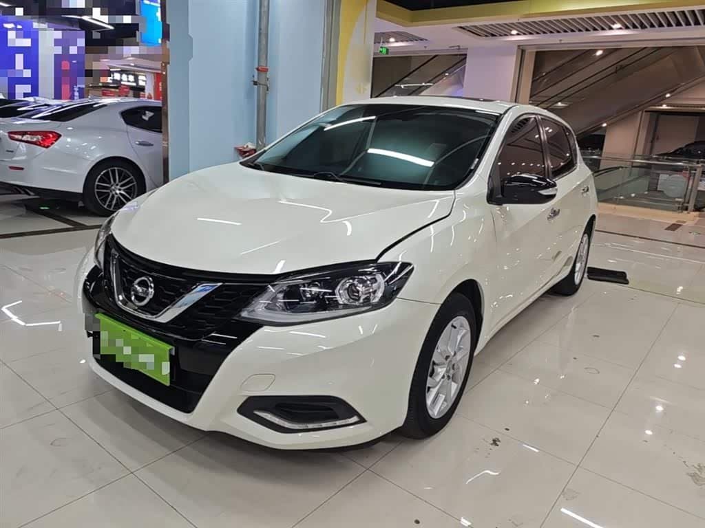2020 Nissan Tiida White, 77,900 km, China export – photo 1
