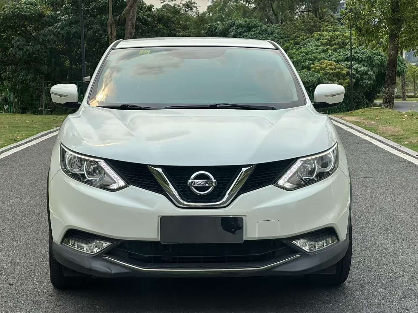2015 Nissan Qashqai White, 90,000 km, China export – photo 2